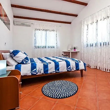 Apartment Bora